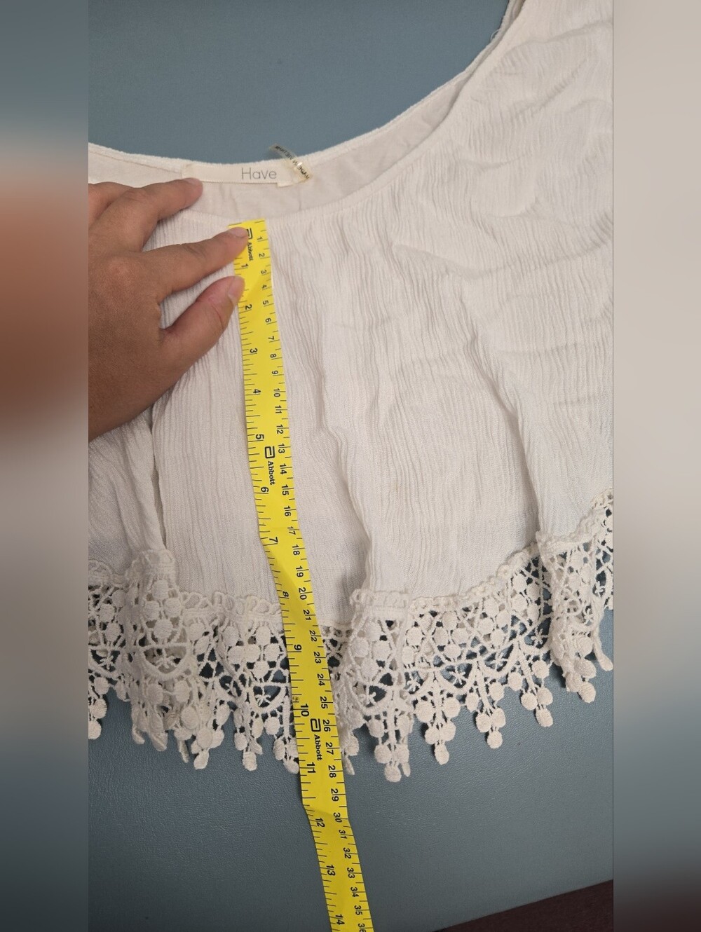 Forever 21 off the shoulder blouse lace design ends - Picture 2 of 4